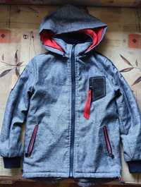 Демисезонная куртка  (осень/весна) на мальчика 6-7 лет.