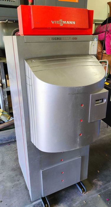 KOCIOŁ KONDENSACYJNY GAZOWY Viessmann Vitocrossal 300 / 130kW Komplet