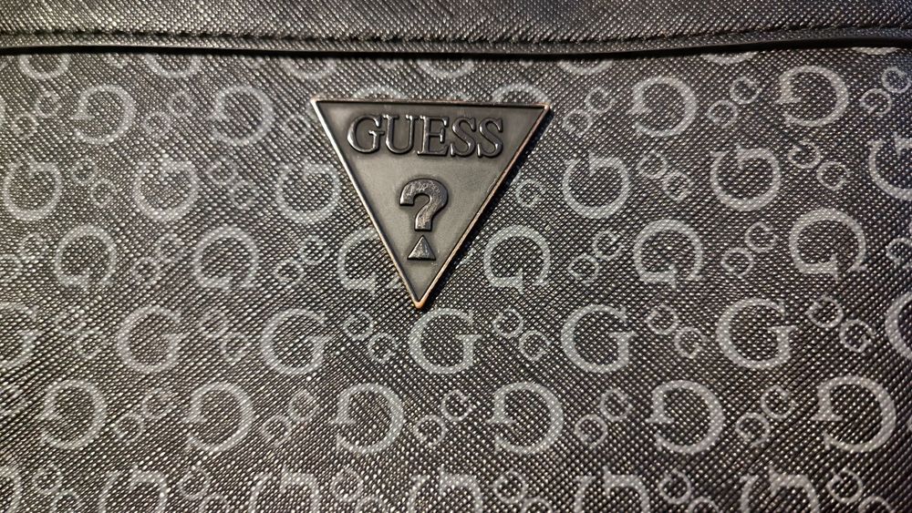 Saco tira colo GUESS