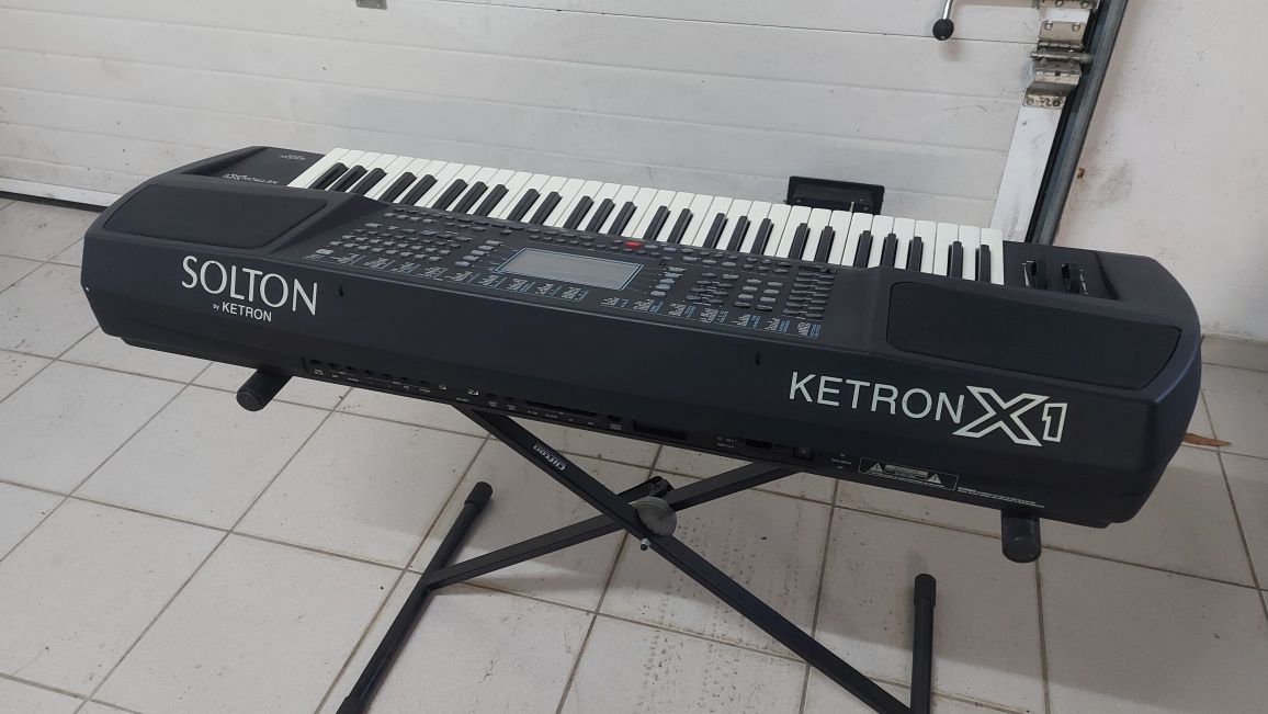 Teclado ketron X1