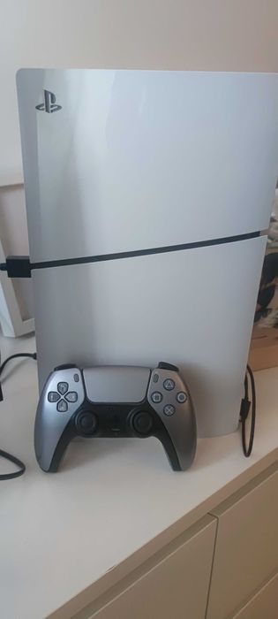PS5 + cabo HDMI + auscultadores bluetooth Nplay 2.0