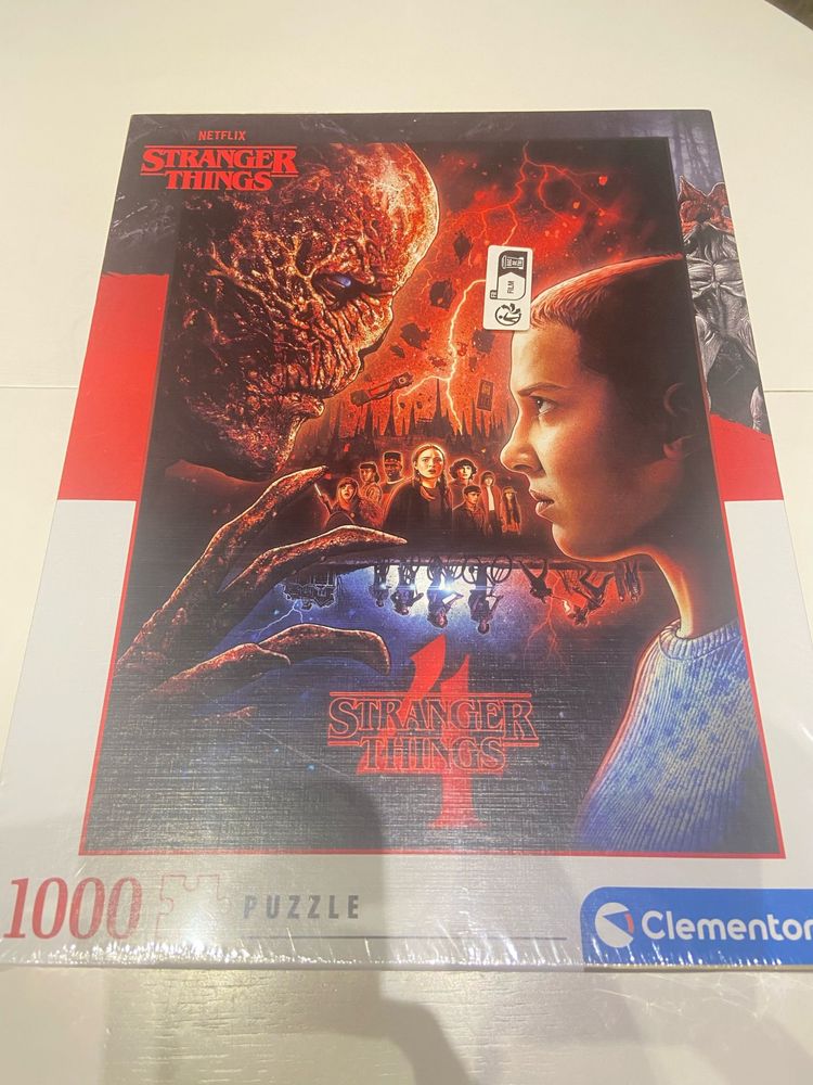 Puzle Etui t-shirt Box Stranger Things