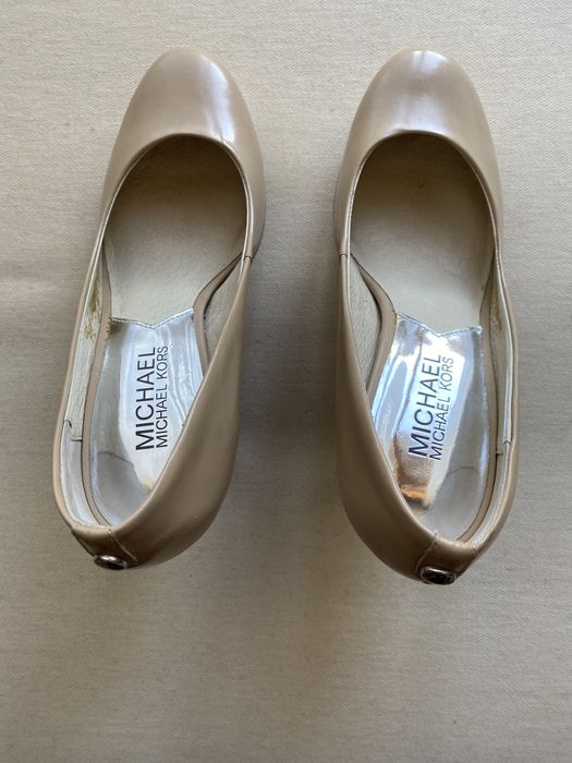 Sapatos Michael Kors Nude, Tamanho 35, Usados apenas uma vez