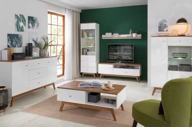 Zestaw mebli do pokoju dziennego , dwie  komody , witryna , regał.