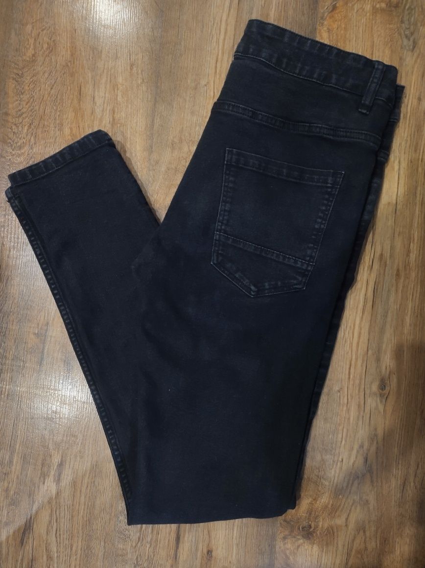 Jeansy czarne skinny Cropp 30/32