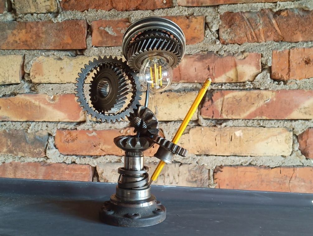 Lampka nocna w stylu loft