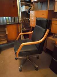 Fotel obrotowy,skórzany, biurowy z regilacją wysokości