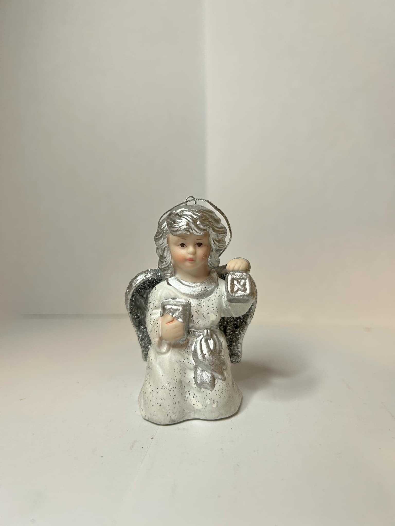 Figurka aniołka porcelanowa