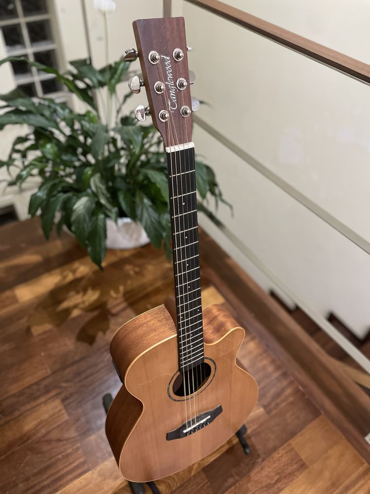 Guitarra Tanglewood Electro Acoustic