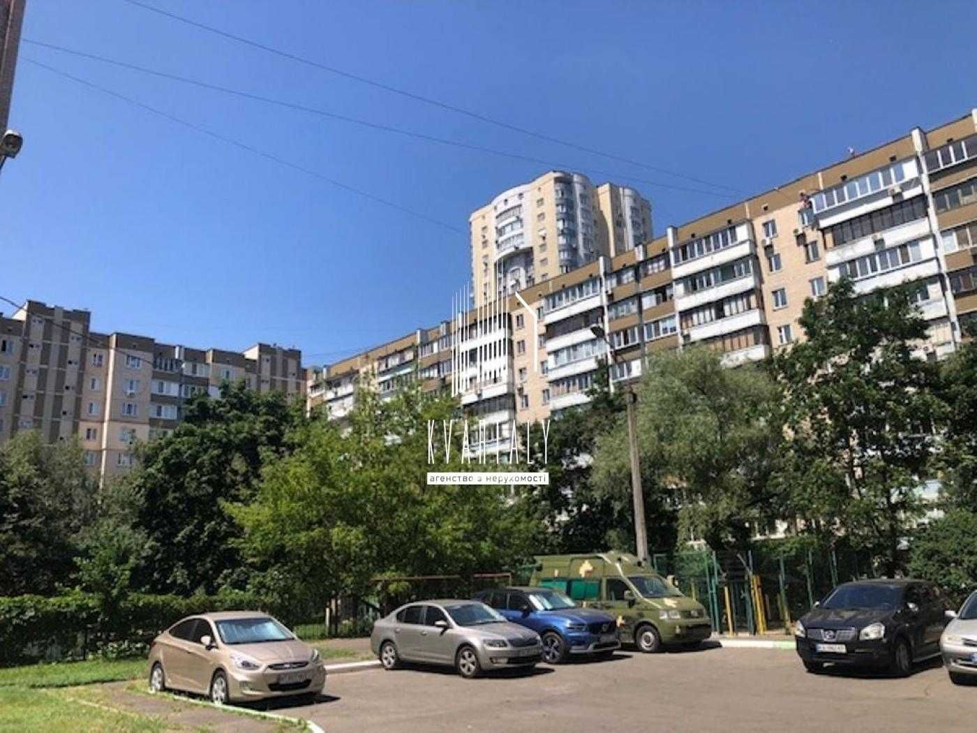 Продам Без% Шулявська Двустороння вул. Ніжинська, 7 Караваєві дачі
