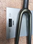 Widelec  carbon sztywna oś 12x100 tarcza  gravel przelaj 270 gram