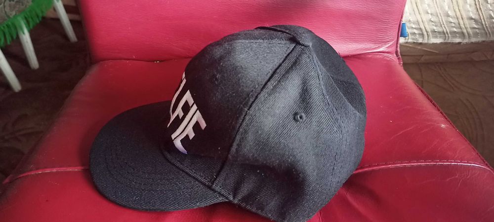 Кепка снепбек чорна