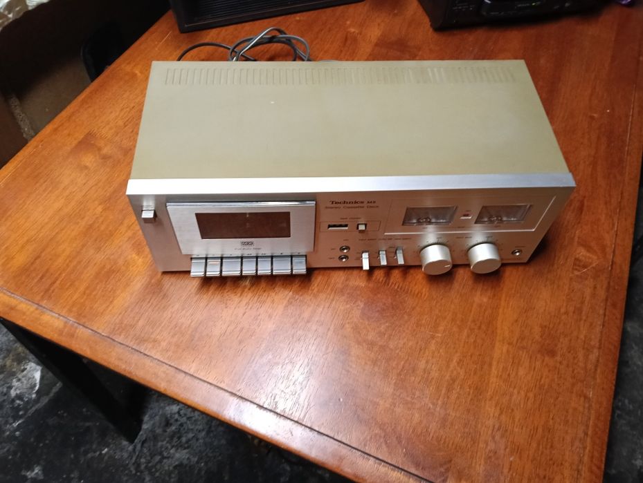 Witam sprzedam magnetofon technixs