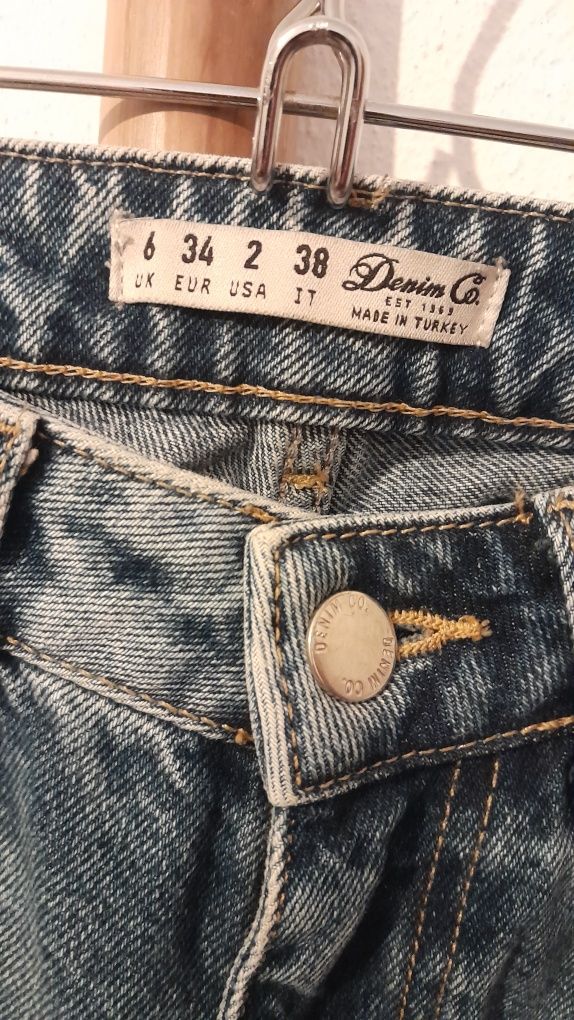 Calças de ganga rasgadas Primark
