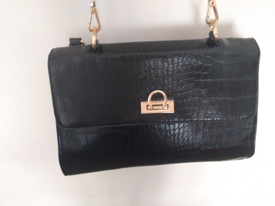 Bolsa preta Parfois