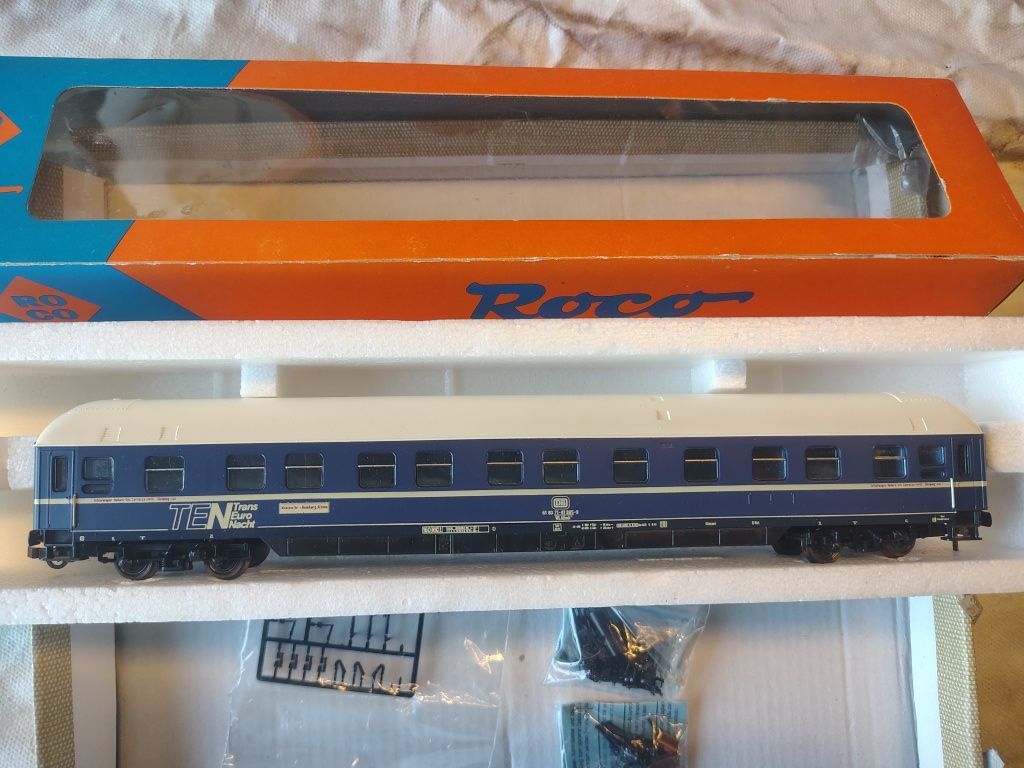Wagon osobowy sypialny trans euro nacht db h0 Roco