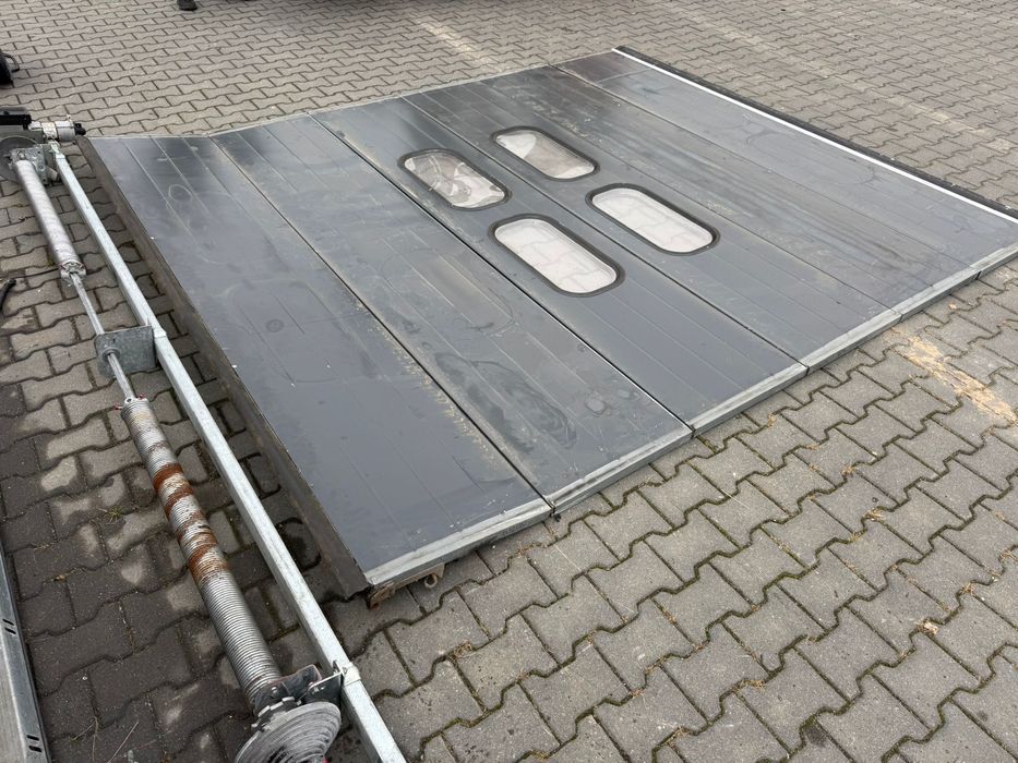 Brama 2.85x3.25 segmentowa elektryczna pionowego otwierania