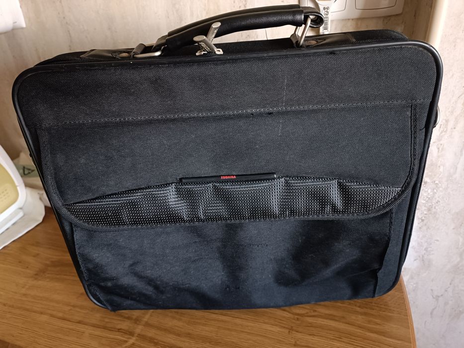 Portátil Toshiba Satéllite A210-19U avariado com mala transporte