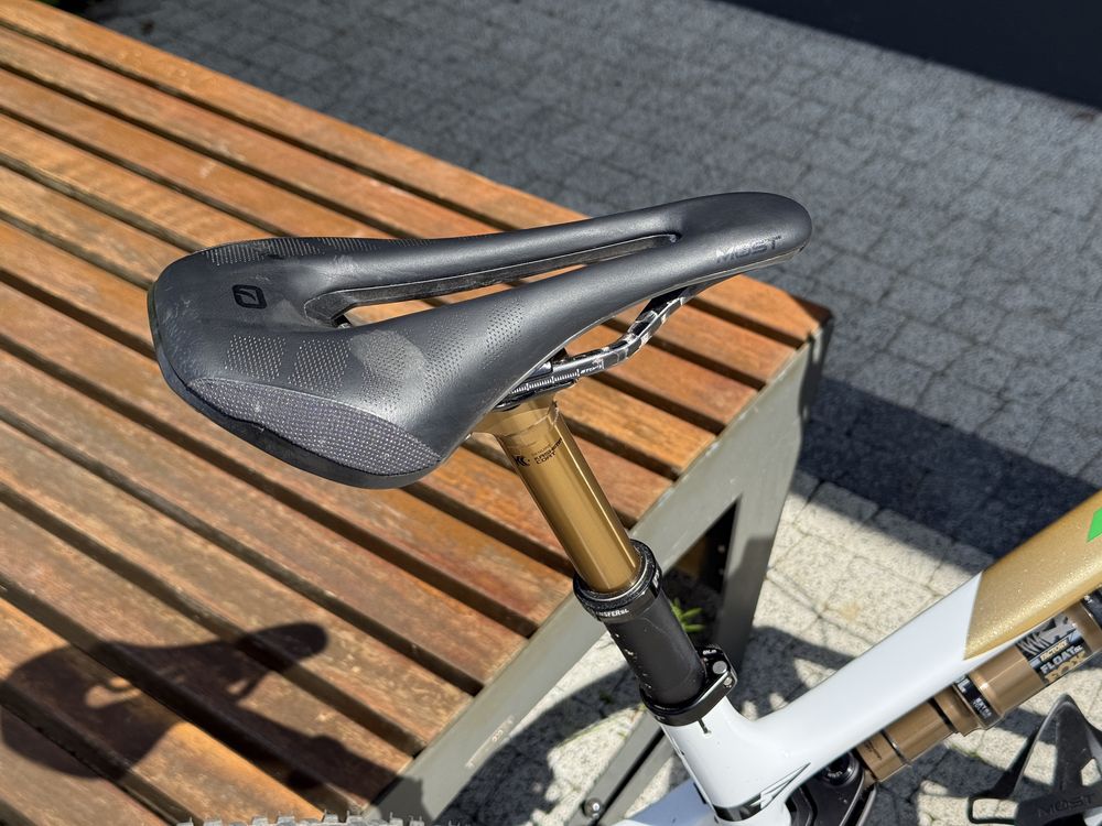 Pinarello Dogma XC roz. M Pure Gold DEMO