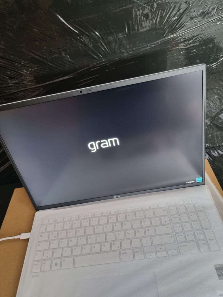 Laptop LG Gram 17Z90R 17" IPS i7-1360P 16GB RAM 1TB SSD WiN.11