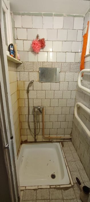 Продаж 2  кімнат в комун.квартирі, Шерстянка