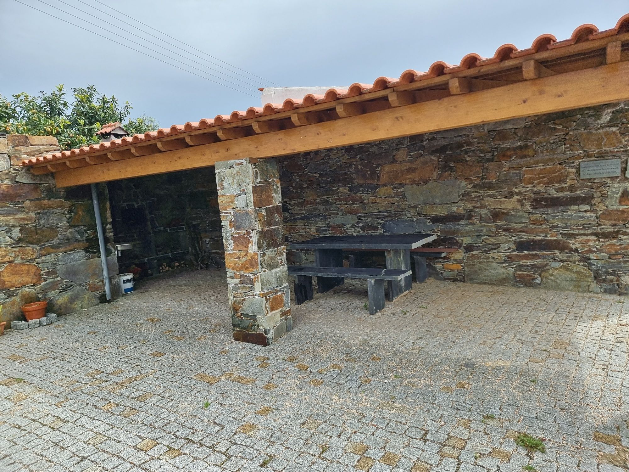 Venda de Moradia para Restaurar +Terreno 760m2 Castelo Branco