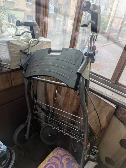 Ходунки для инвалидов для движения