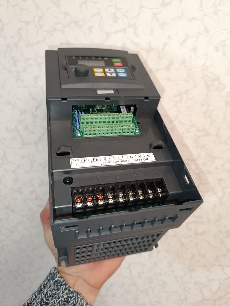 Частотник oberon 11 кВт/11kw перетворювач 25A 500 герц, частотный прео