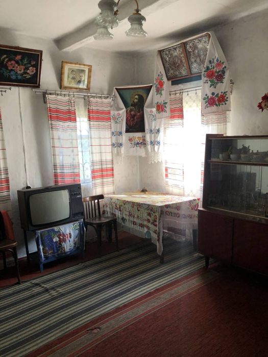 Будинок в селі Кобижча