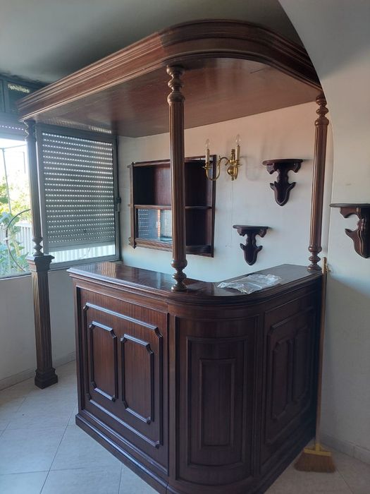Bar de canto, em boas condições. Desmontado.