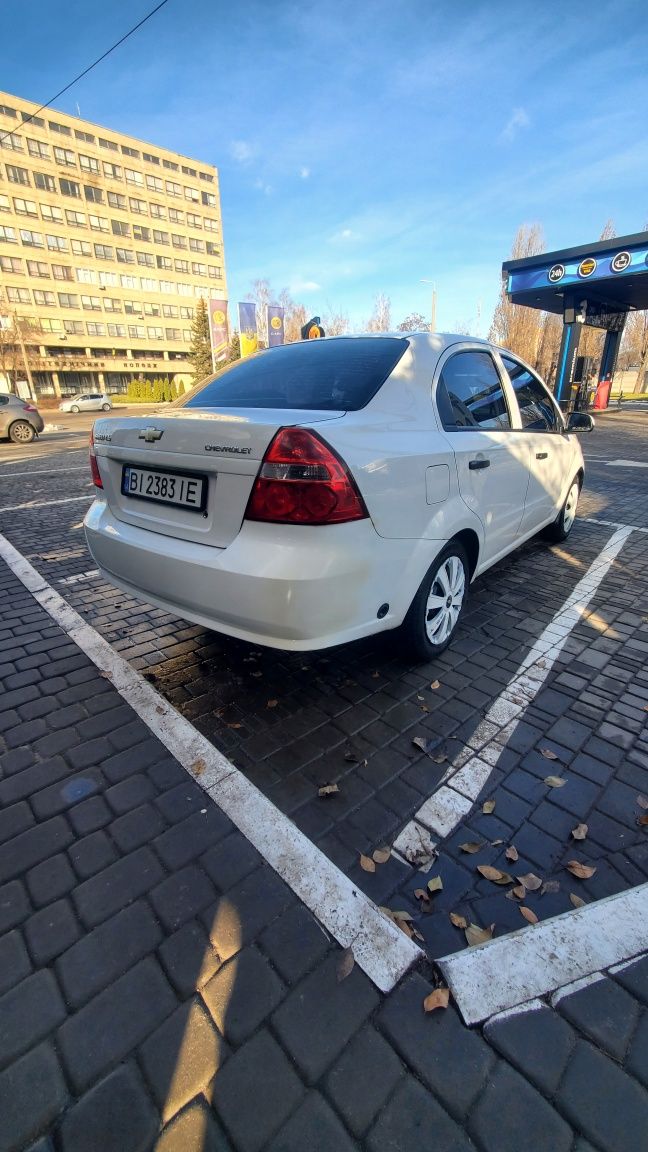 Chevrolet AVEO LS 1.5 2011 г