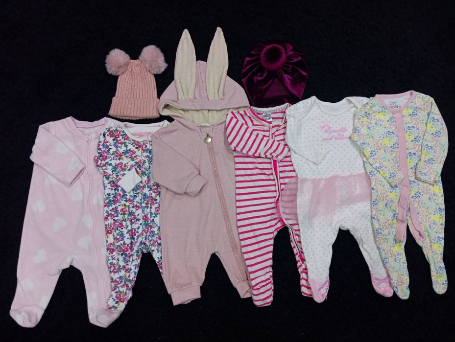 Одяг на дівчинку від 0 до 9 місяців в ідеальному стані.