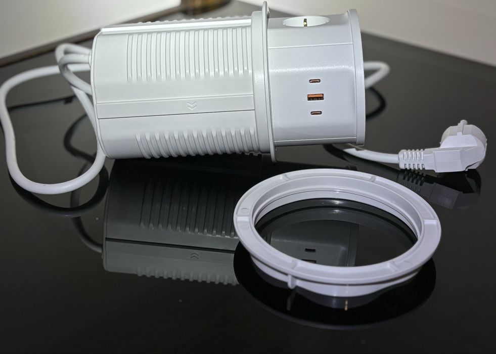 Прихований блок живлення для кухні/меблів