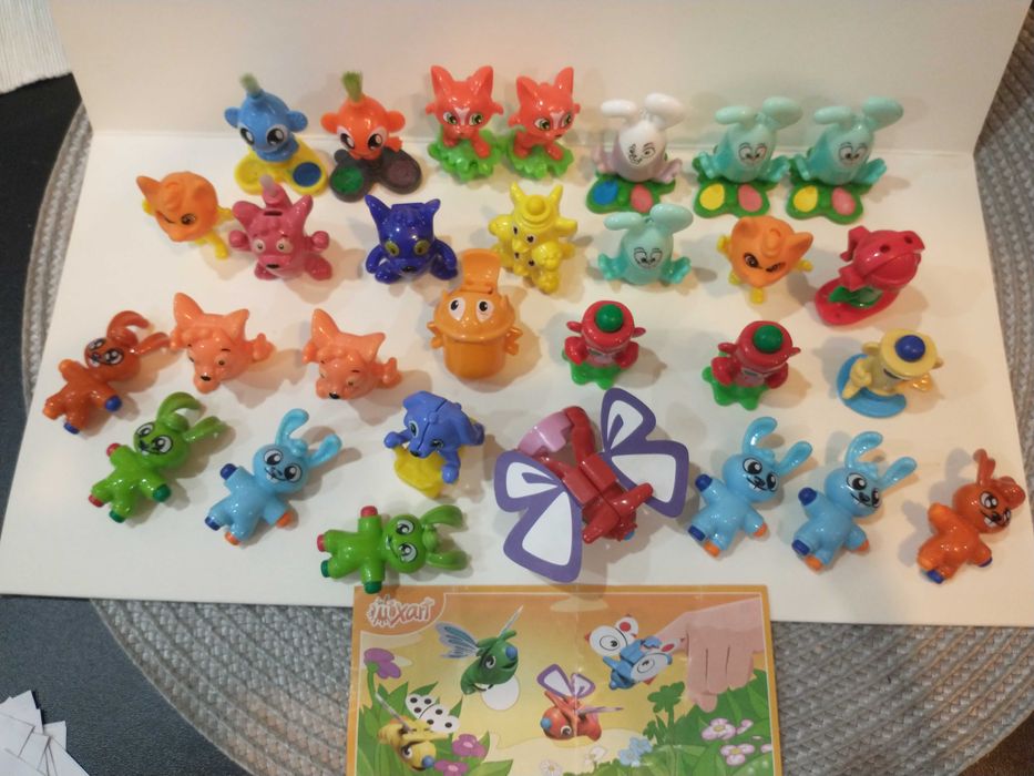 Figurki Kinder Piszące 29szt