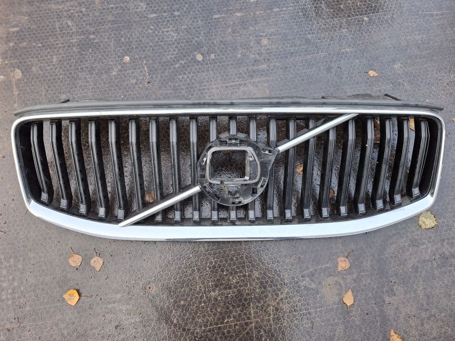 Atrapa Grill Zderzak Przód Przedni Kompletna Volvo XC60 II Lift Moment