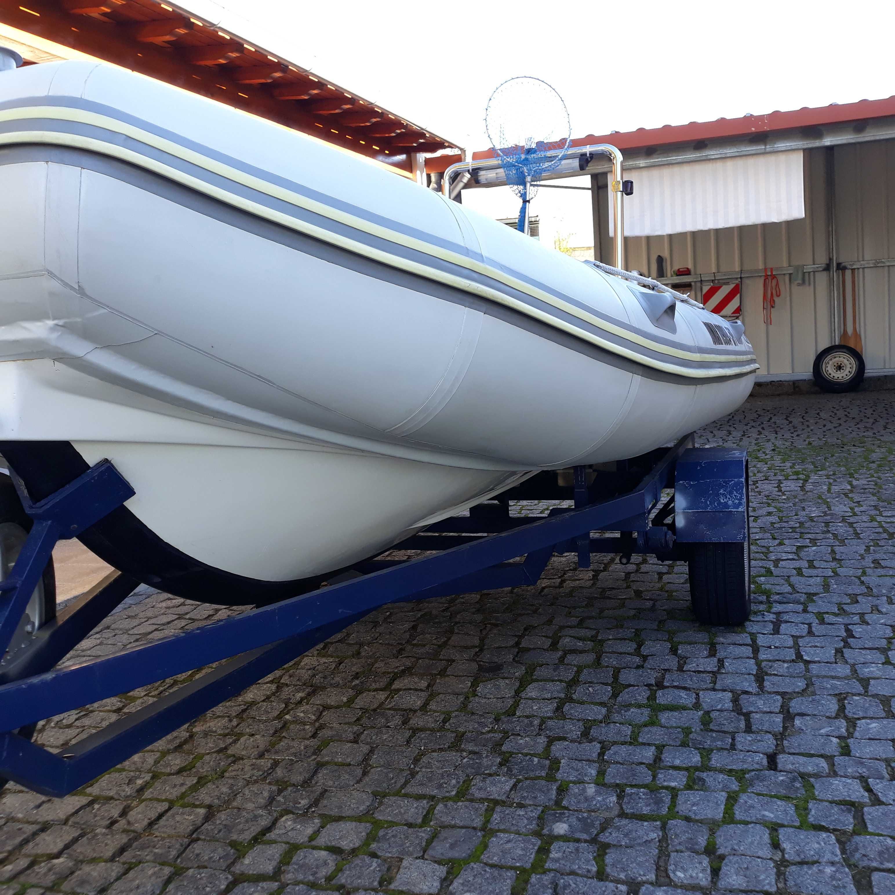 Semi Rígido Valiant 4.00m com motor Mariner de 30cv + atrelado