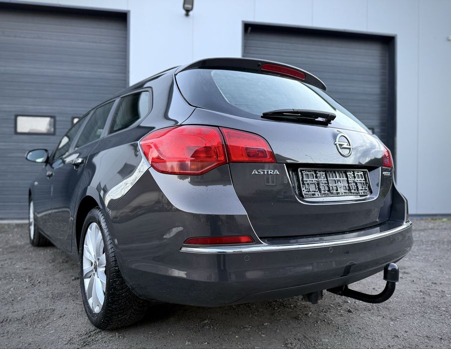 opel astra j 1.7 diesel; 170 tyś niski przebieg; hak