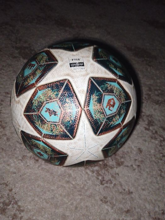 Футбольний м’яч Adidas Munich 25 Final