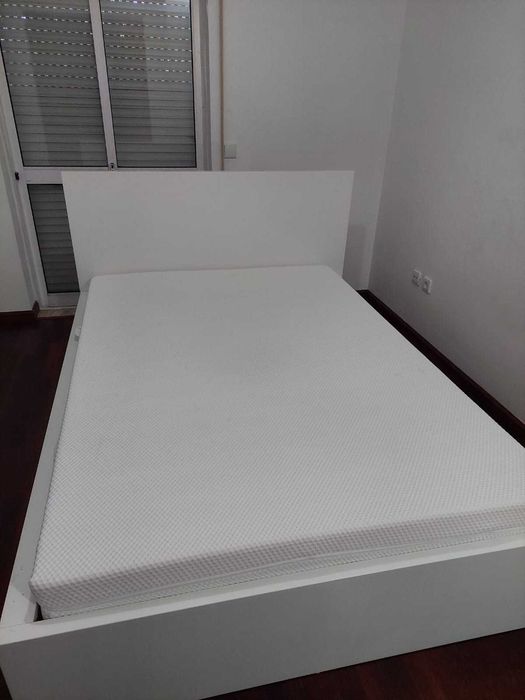 Cama IKEA MALM 140x200 + Estrado Luroy + Colchão ÅBYGDA