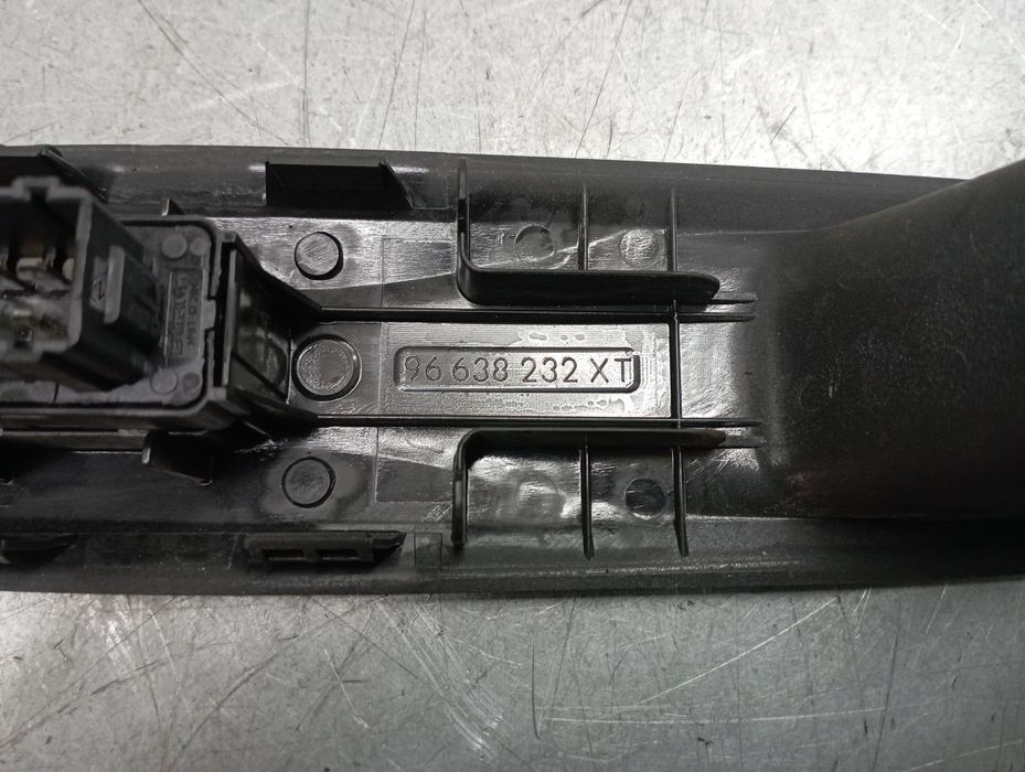 Comando / botão / interruptor vidros frente direito CITROËN DS3