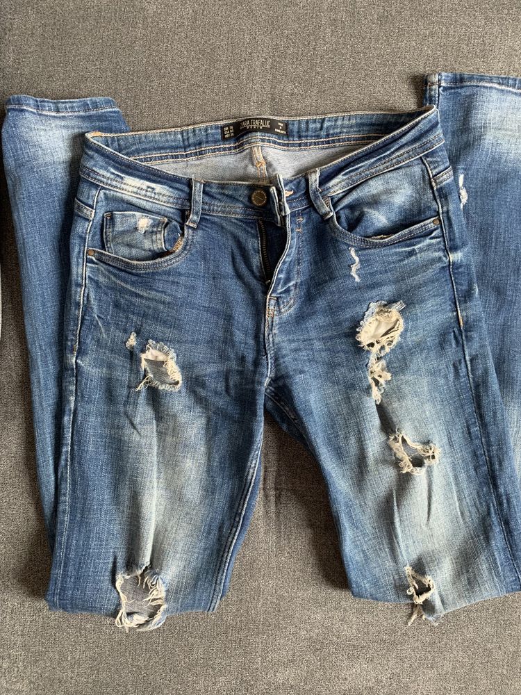 Spodnie jeansy z przetarciami Zara S 36