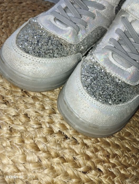 Sneakersy ocieplane na zimę zimowe świecące ociepleniem na rzepy