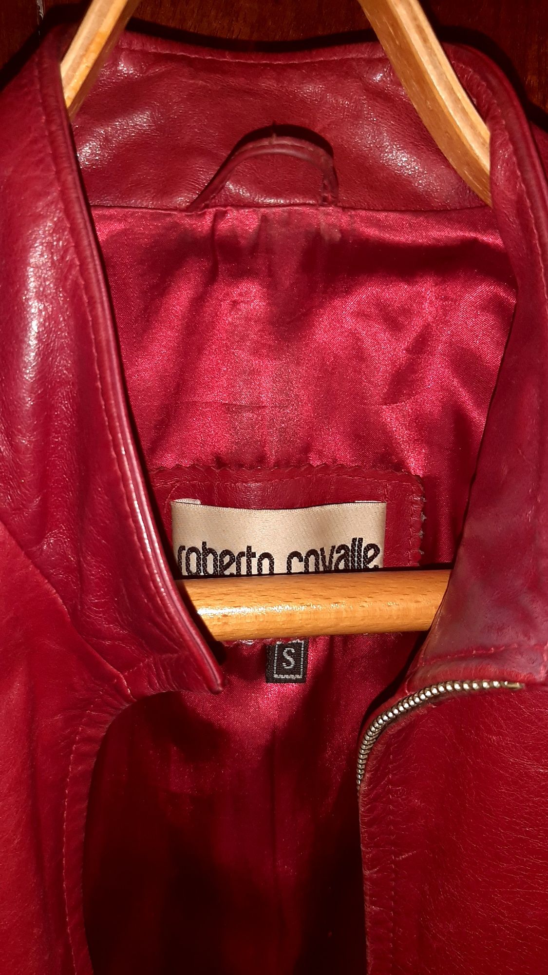 Продам жіночу шкіряну куртку"Roberto Covalle"
