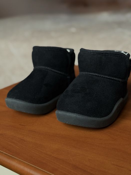 Уги дитячі. Ugg чорні.