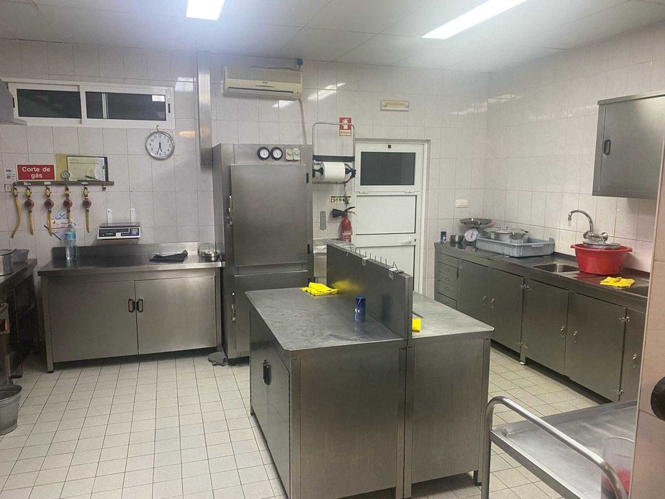 Restaurante no Montenegro para Trespasse