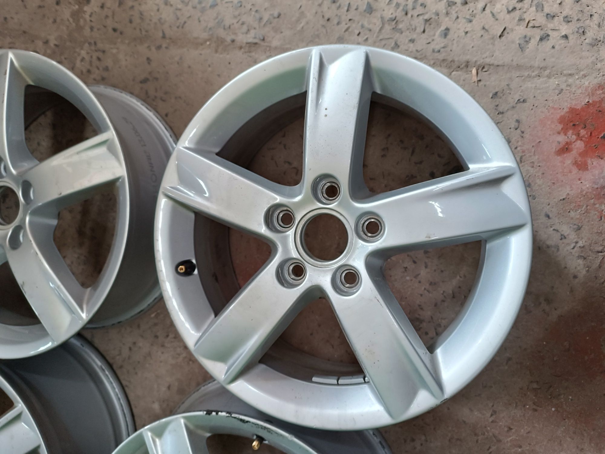 Диски Volkswagen Touran, Jetta 5/112/16 et50 6j