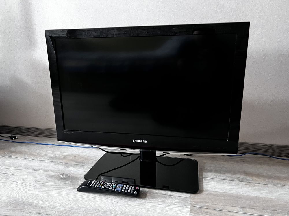 Телевізор Samsung LE32C450E1W