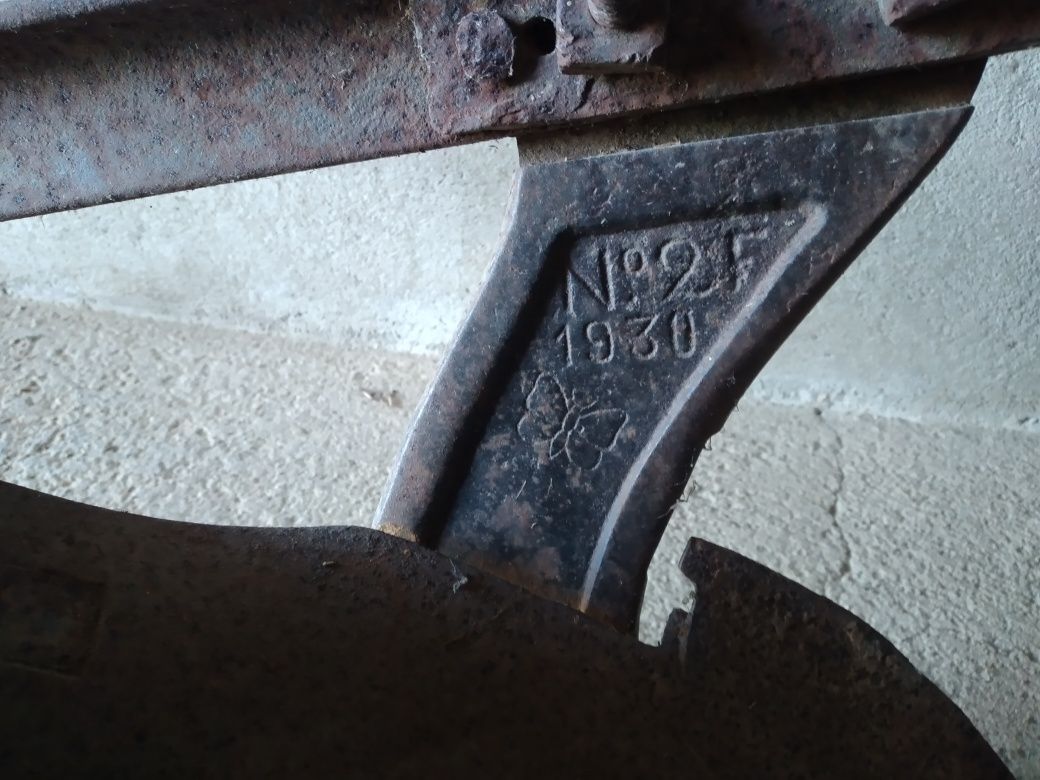 Charrua antiga em ferro