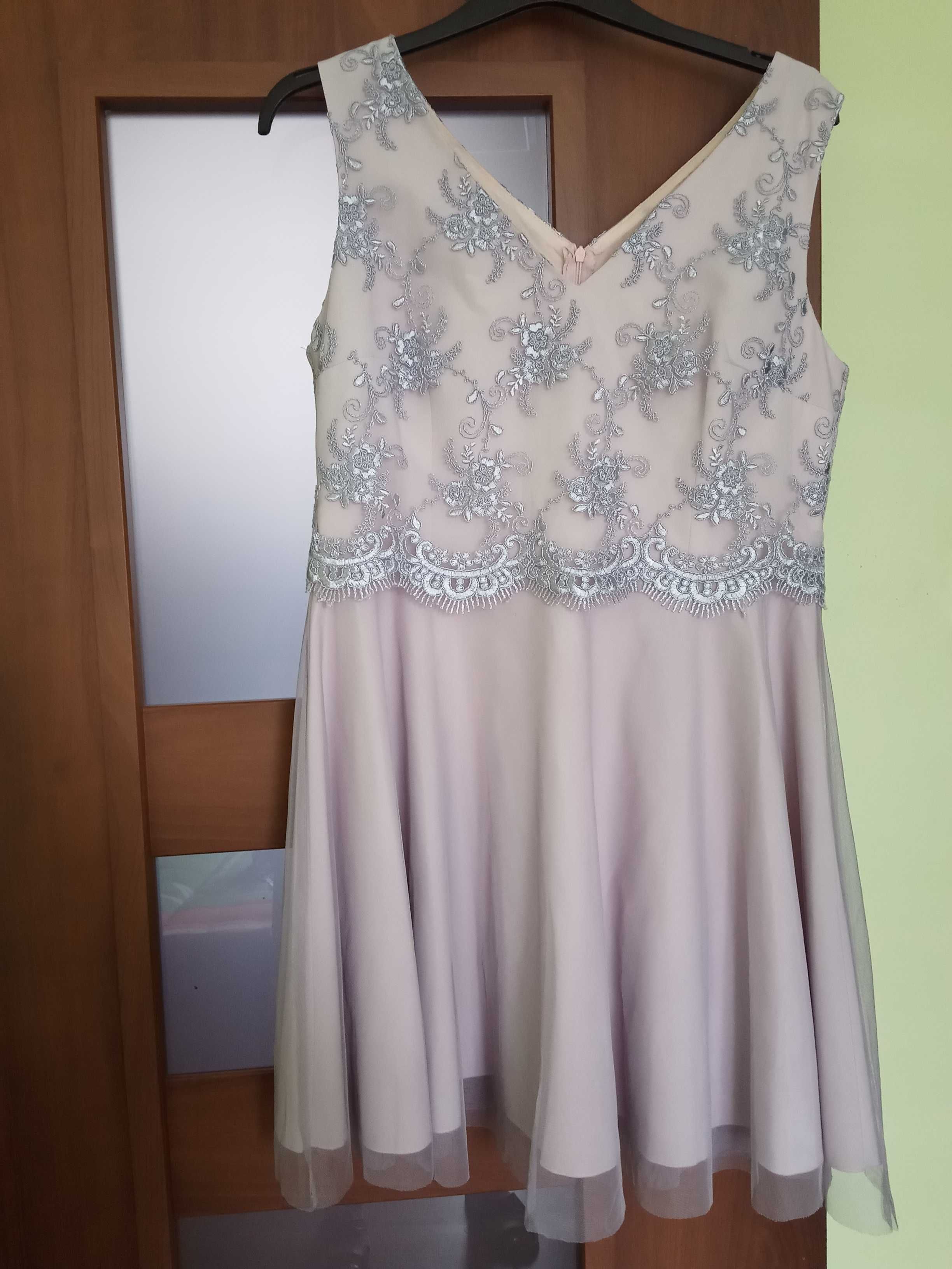 Elegancka suknia ze srebrną koronką, pudrowy róż, rozm. XL