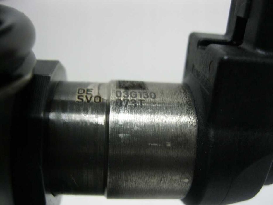 Форсунка Volkswagen 2.0 03G130073S 03G130073T Фольксваген 2.0 тди